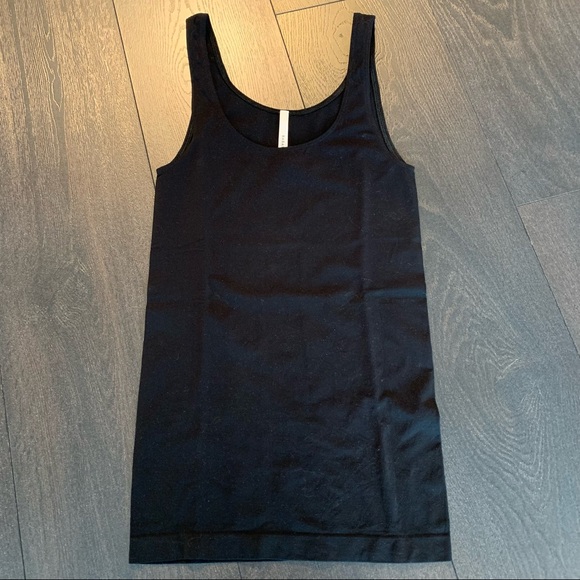 Innerwear Bundle Uniqlo HEATTECH, AIRism, Babaton, Muji - Picture 13 of 13